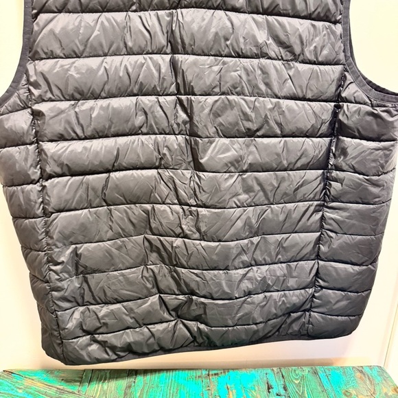 Old Navy Narrow Channel Black Jack Packable Vest Size XXXL Tall - Picture 6 of 10